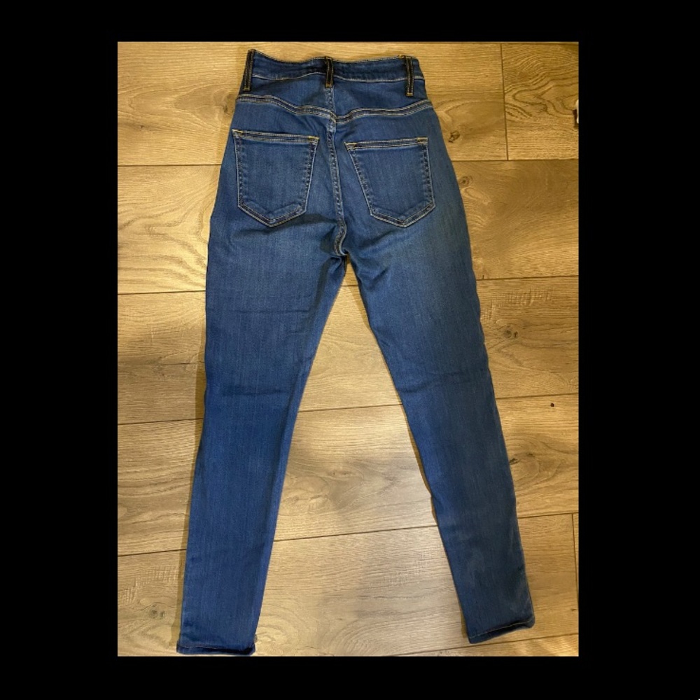Jeans - Picture 3 of 4